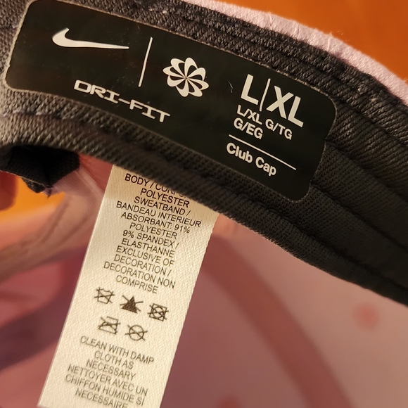 Nike Light Pink Training Cap - Picture 4 of 4